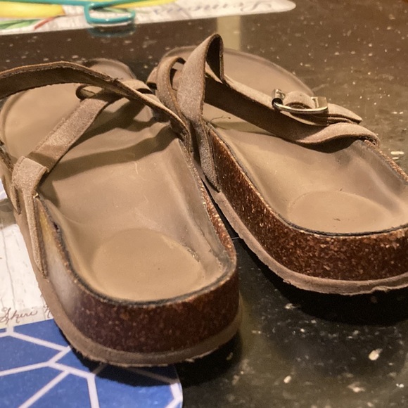 Madden sandals size 8 - Picture 4 of 8